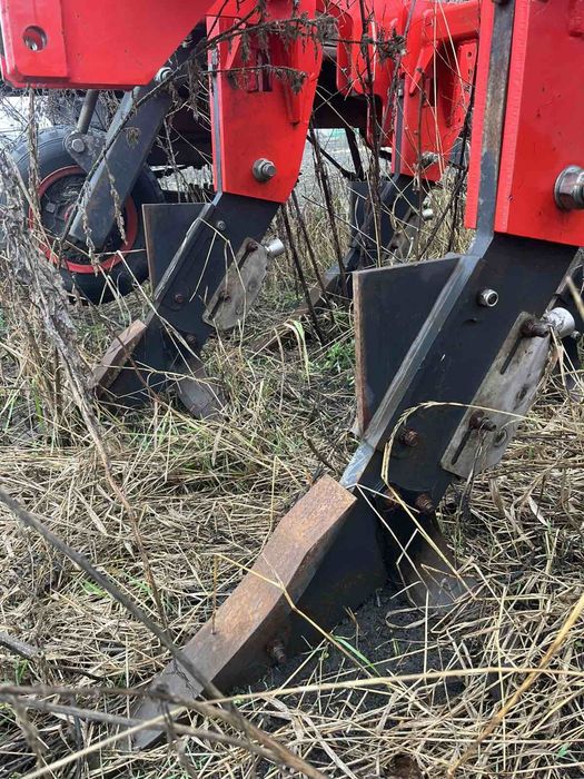 Глибокорозпушувач типу Gaspardo 3.5 м. 7 лап.