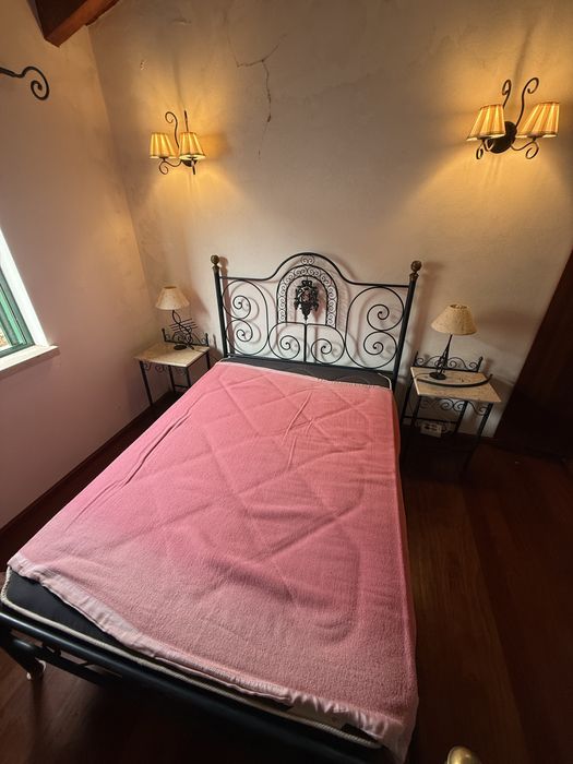 Mobilia de quarto antiga em ferro