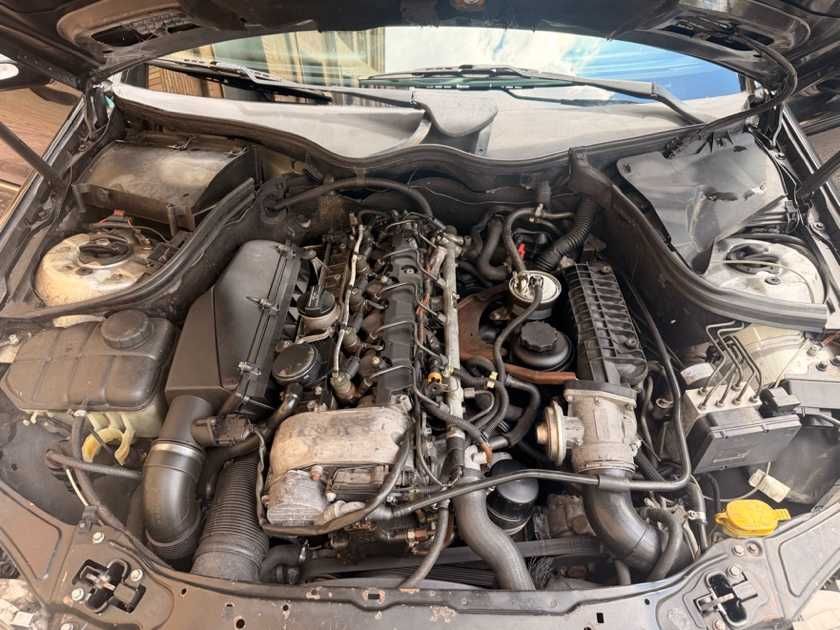 Mercedes 270cdi excelente conservação
