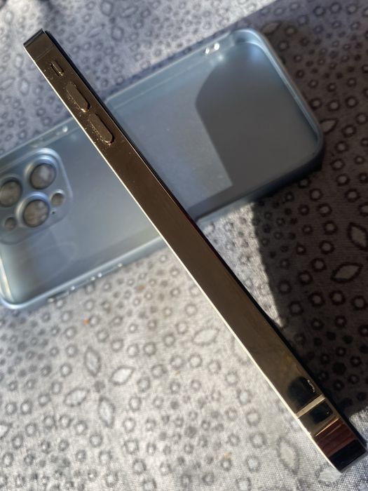 Iphone 64GB XR convertido 14 Pro Gold