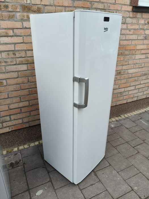 Морозильна камера BEKO Model F60265 на 270 літрів