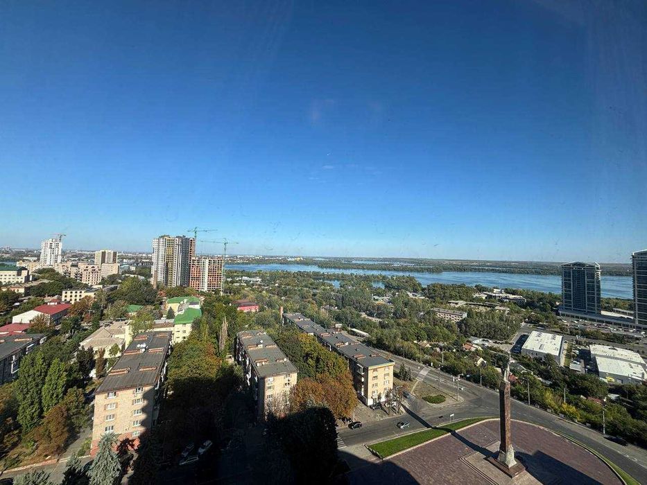 Три спальни! Генератор! ЖК Славия. Продам квартиру в Днепре. Срочно.