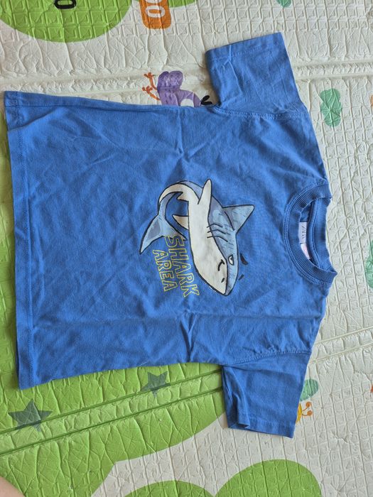 T-shirt Zara tubarão 4A