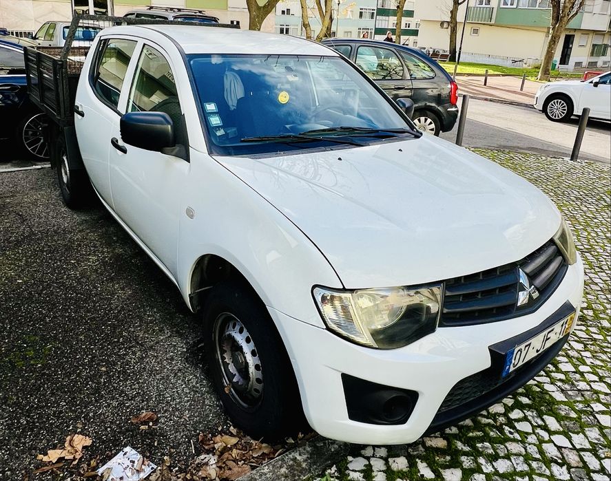 Mitsubishi L200 2.5 td nacional paga classe 1