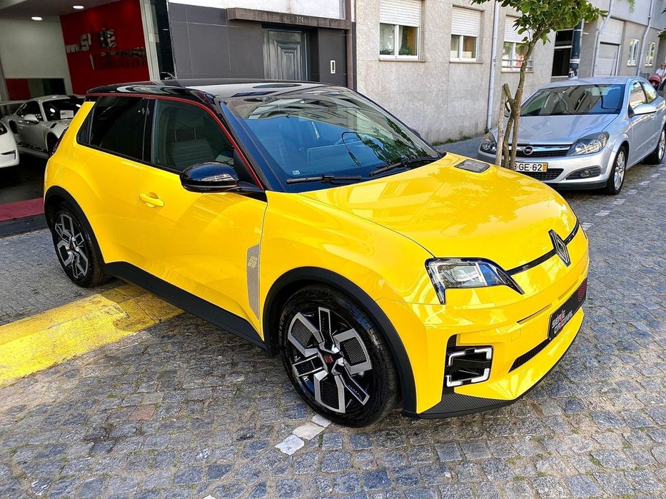 Renault 5487879365383301123