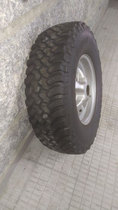 Land Rover Alloy Wheel + Tire
