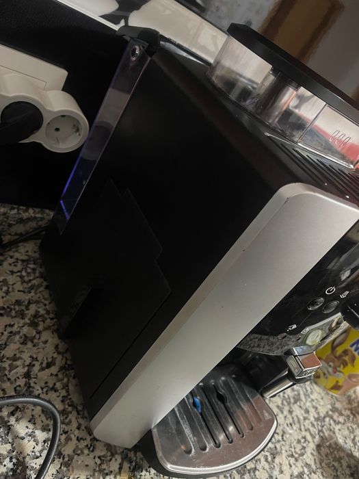 Máquina de café Krups automática para peças ou arranjo
