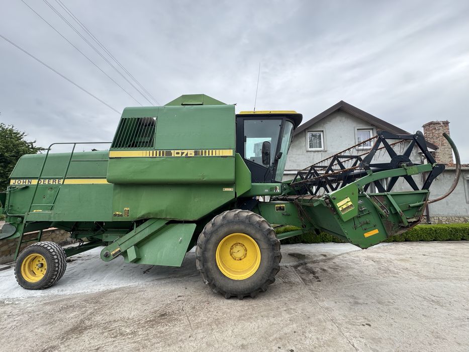 John Deere 1075