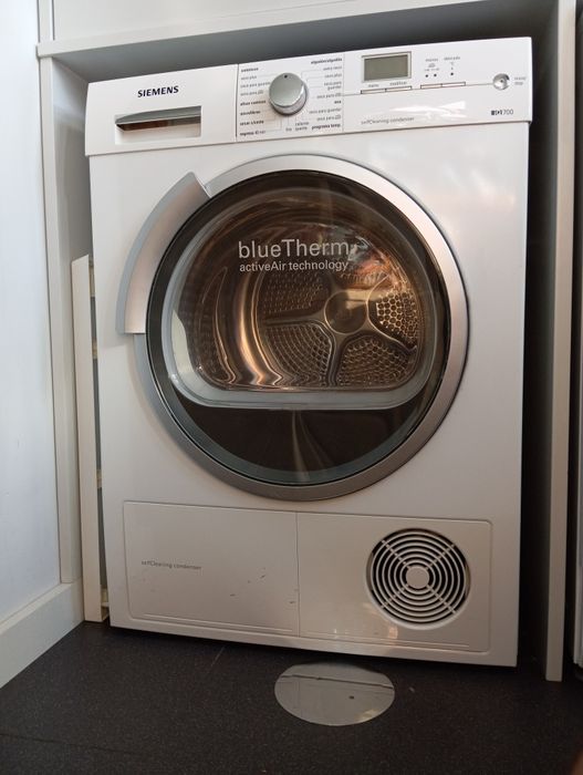 Máquina de secar roupa Siemens IQ700 (não seca a roupa), para peças ou reparação
