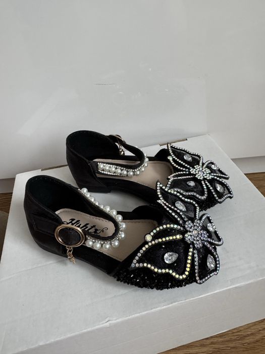 Срібні туфлики білі туфлі на дівчинку метелик бабочка