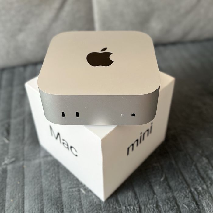 Apple Mac mini M4 | 16 GB RAM | 256 GB SSD | 2024 + Logitech K380