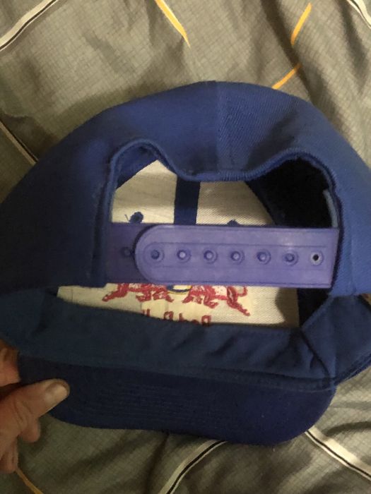 Бейсболка від бренду Red Bull Sauber