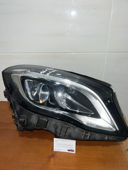 Otica mercedes gla led 2019 direita