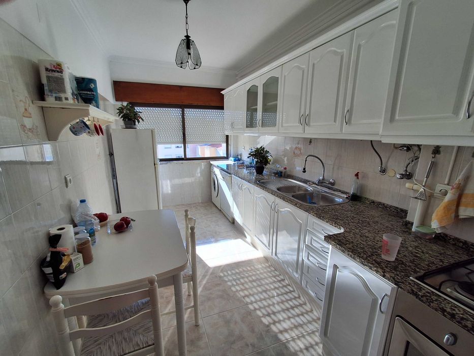 vende-se Excelente Apartamento T2 (95 m²) em Monte Abraão – Ideal para Habitação Própria ou Investimento