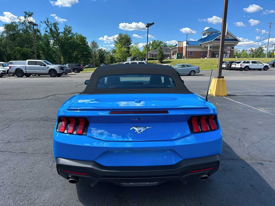 Ford Mustang EcoBoost Premium      2025