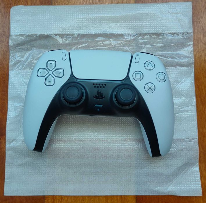 PS5 versão CD em estado imaculado