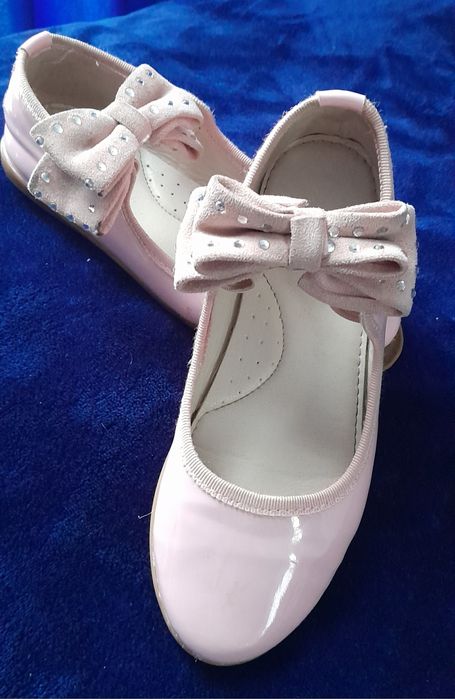 Balerinki baleriny pantofelki lakierki pudrowy róż kokardki 29