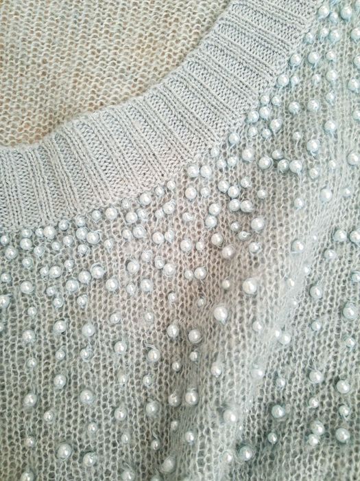 Szałwiowy miętowy sweterek z perełkami M-L