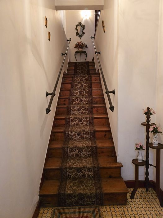 Prédio T5 + Loja Comercial com 3 Frações