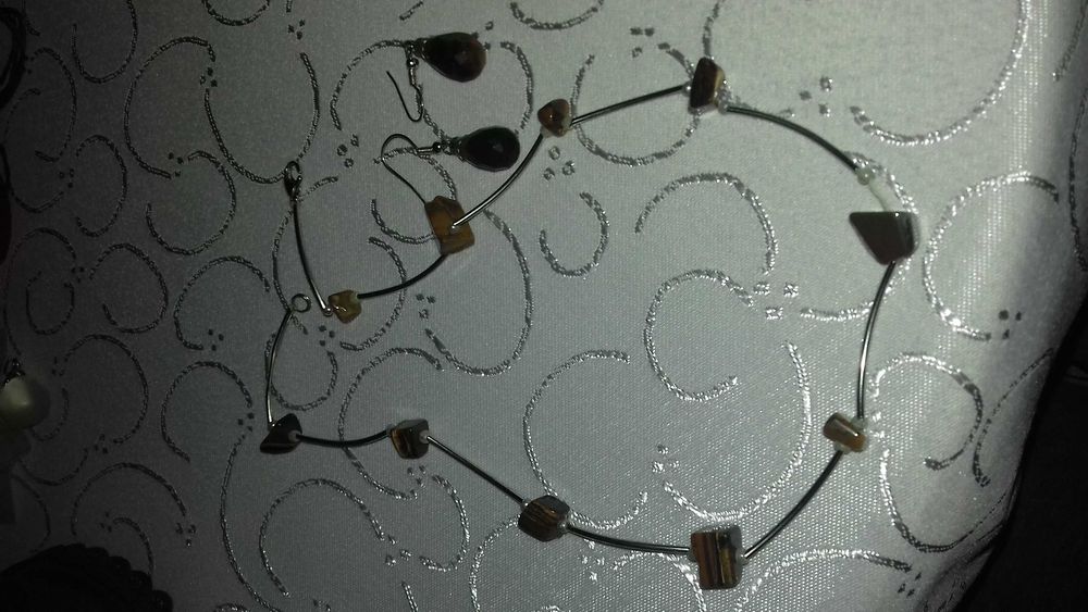 Sprzedam biżuterię.