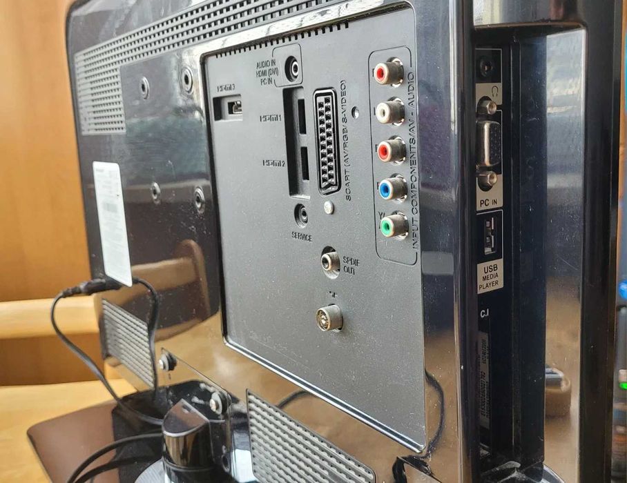 Tv Led  24 cale Sharp Aquos LC24LE210EV Full Hd Usb