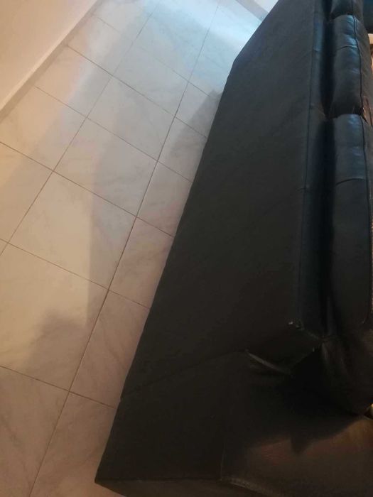 Sofá preto de 3 lugares 200x85cm