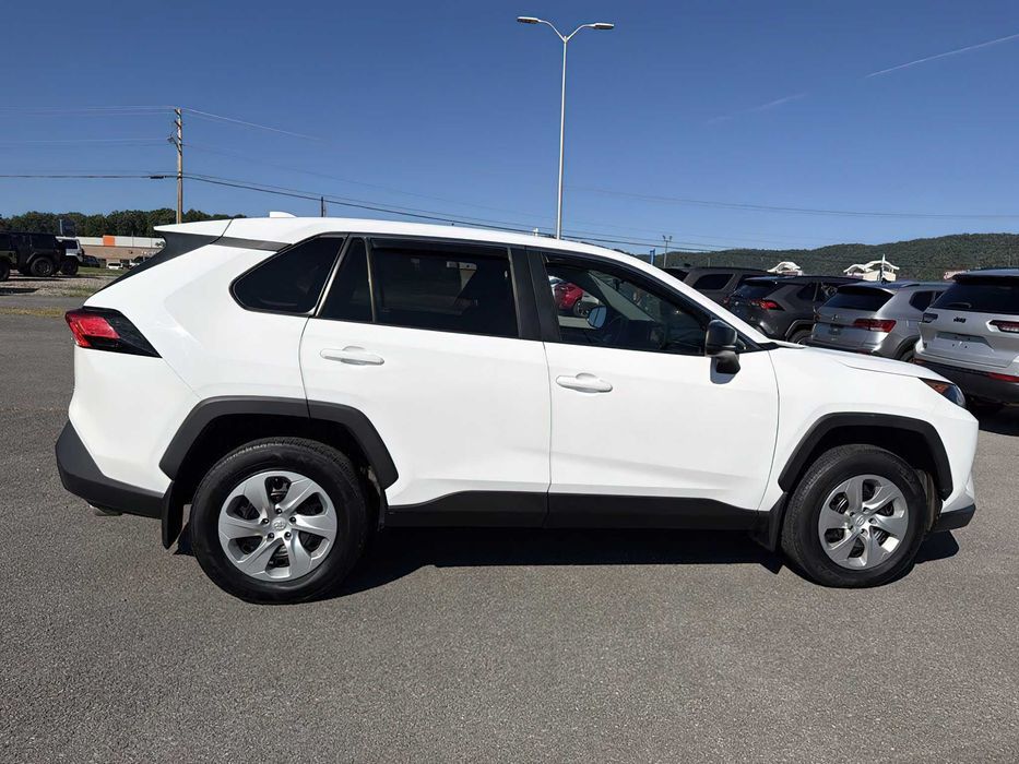 Toyota RAV4      2021