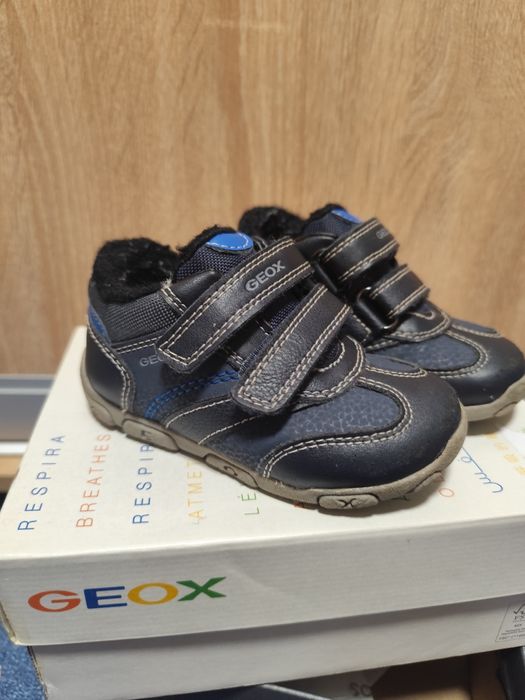 Продам дитячі кросівки Geox 21 розмір