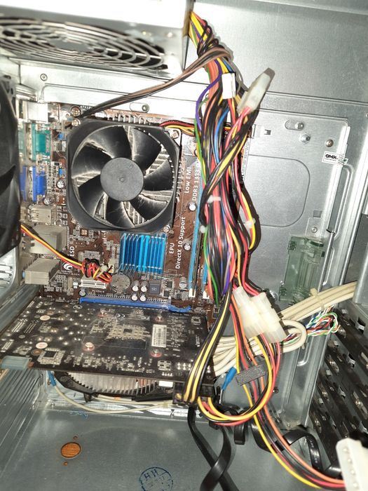 Компьютер для роботи або навчання.