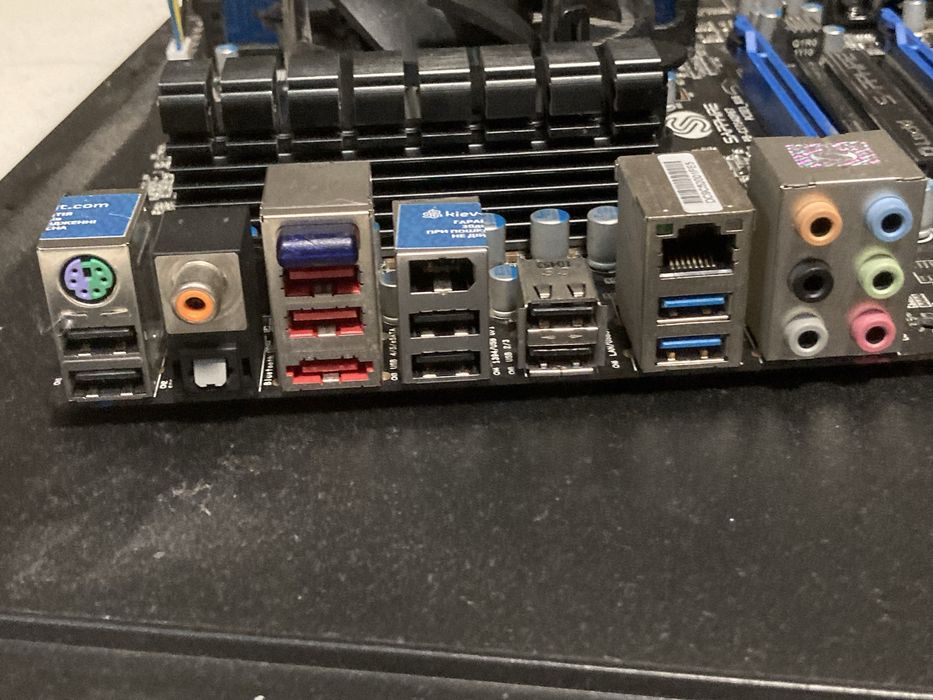 Комплект, мат плата sapphire p67, intel core i5 2400 6gb ram