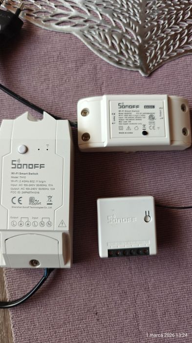 Przełaczniki / właczniki / przekaźniki  WIFI  eWeLink