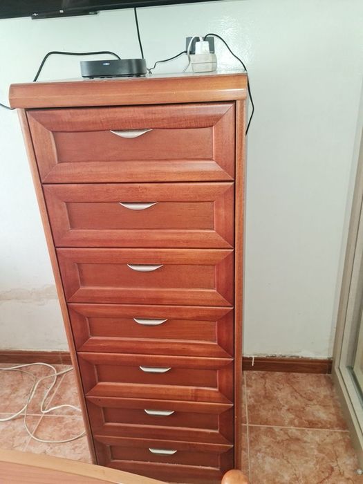 Cama de casal + camiseiro + porta casacos