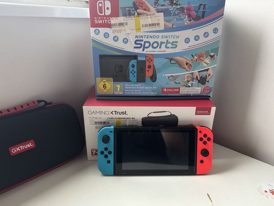 Konsola Nintendo Switch z akcesoriami