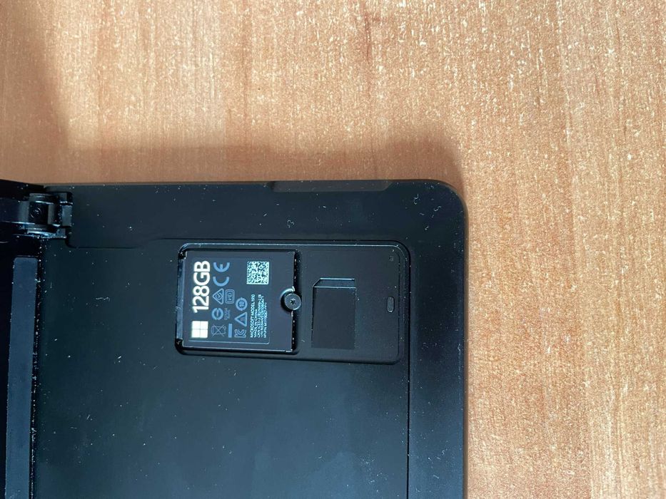 Microsoft Surface Pro X SQ1/ 13" 2880x1920. 8/128Gb/ Wi-Fi + LTE.