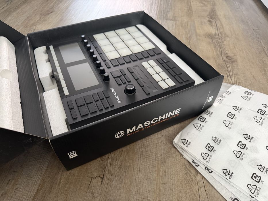 Maschine MK3 Native Instruments kontroler PADY sampler