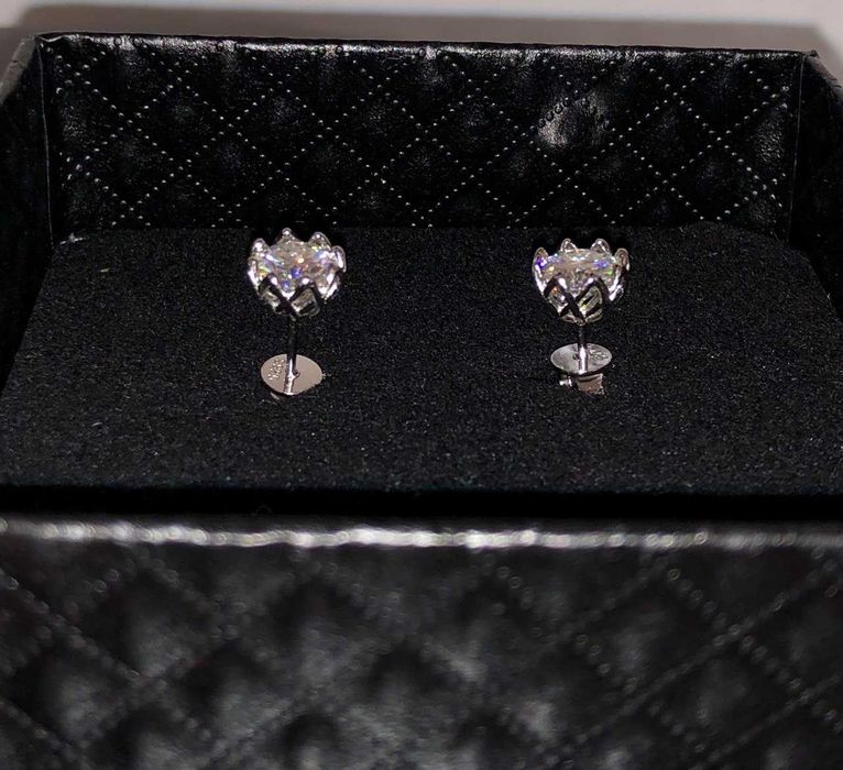 Пусеты серебро с муассанитами 2.4 карат