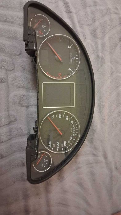 Zegaruk-licznik do audi a3 2002r S-line