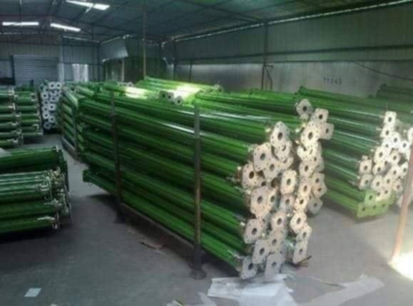 Prumos em pintado e galvanizado