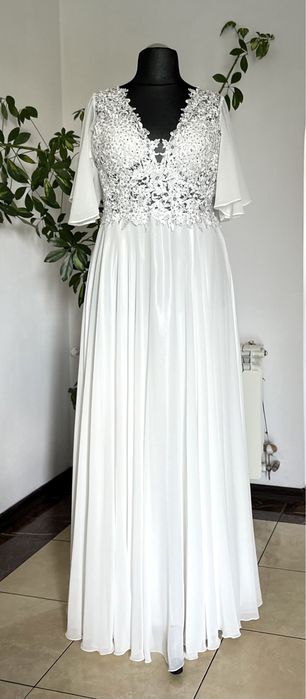 Suknia ślubna z diamencikami , gładki dół