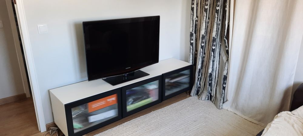 Móvel de TV  Besta, Ikea, em bom estado