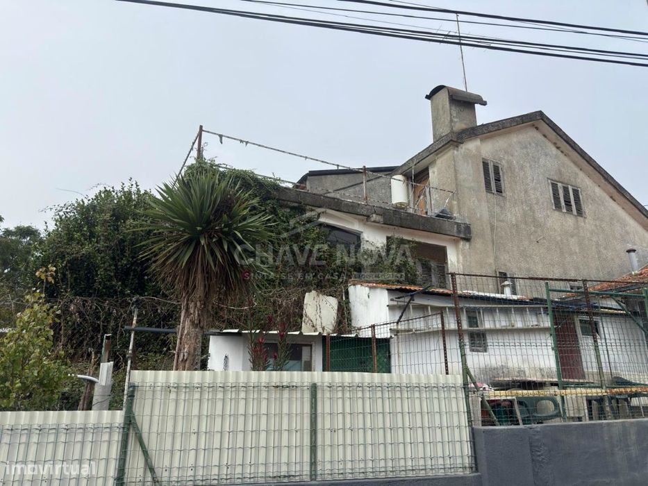 Moradia T4 para remodelar em Francelos, Vila Nova de Gaia