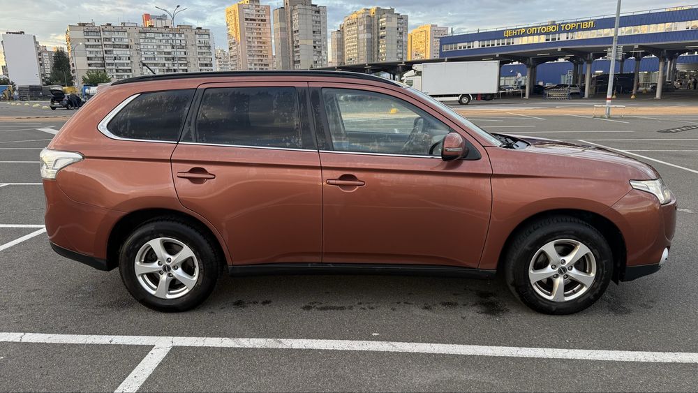 Mitsubishi outlander 2013