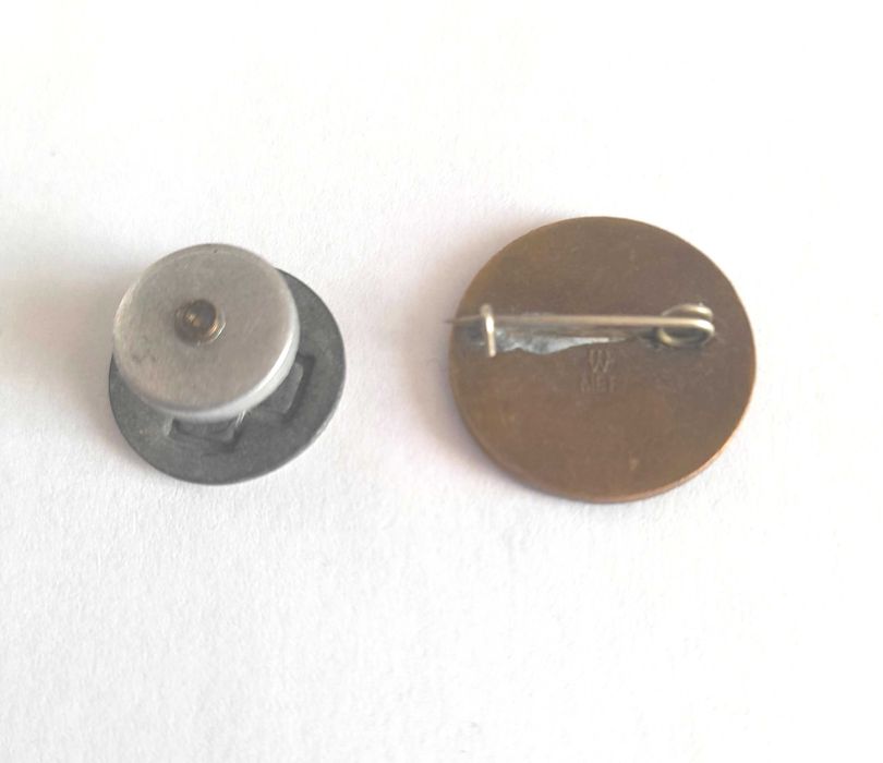 2 odznaki metalowe Polski Czerwony Krzyż PCK