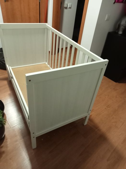 Berço IKEA branco