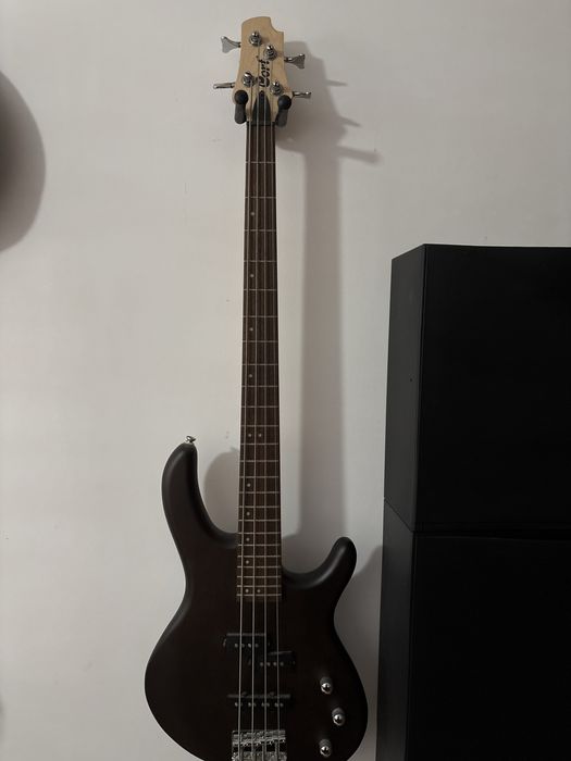 Gitara basowa cort czarna