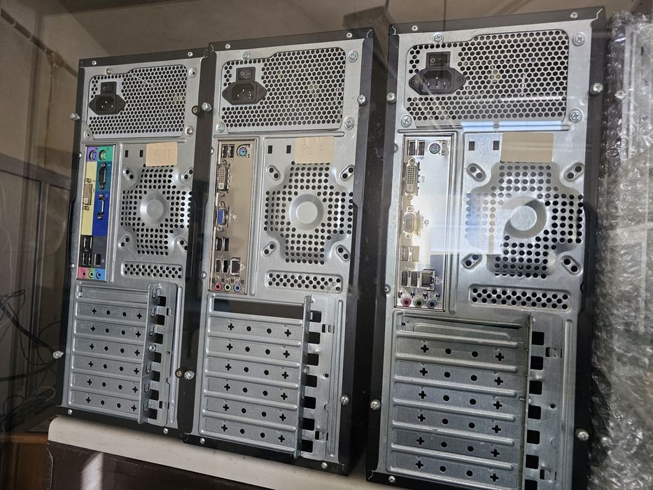 5 computadores Coolbox com monitor e teclado