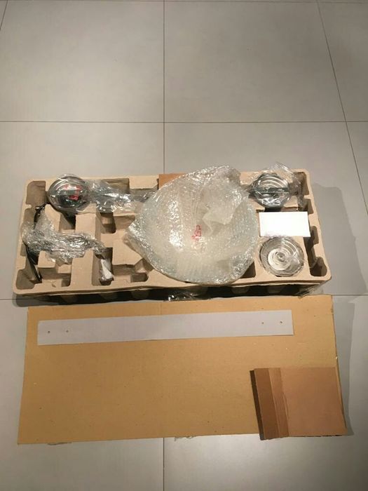 Lampa podsufitowa regulowana