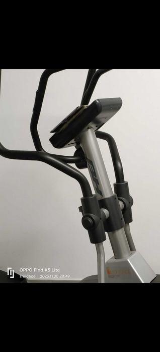 Máquina fitness elíptica