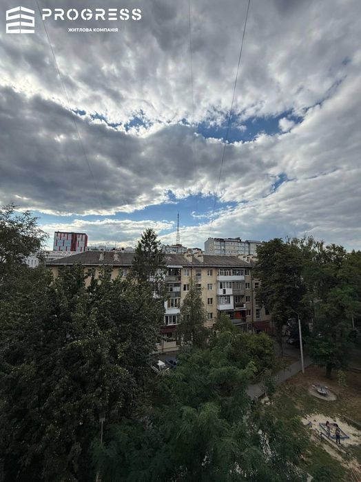Продаж 4-кімнатної квартири вул. Сахарова Центр