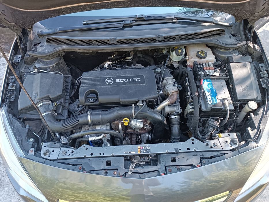 Продам Opel astra j